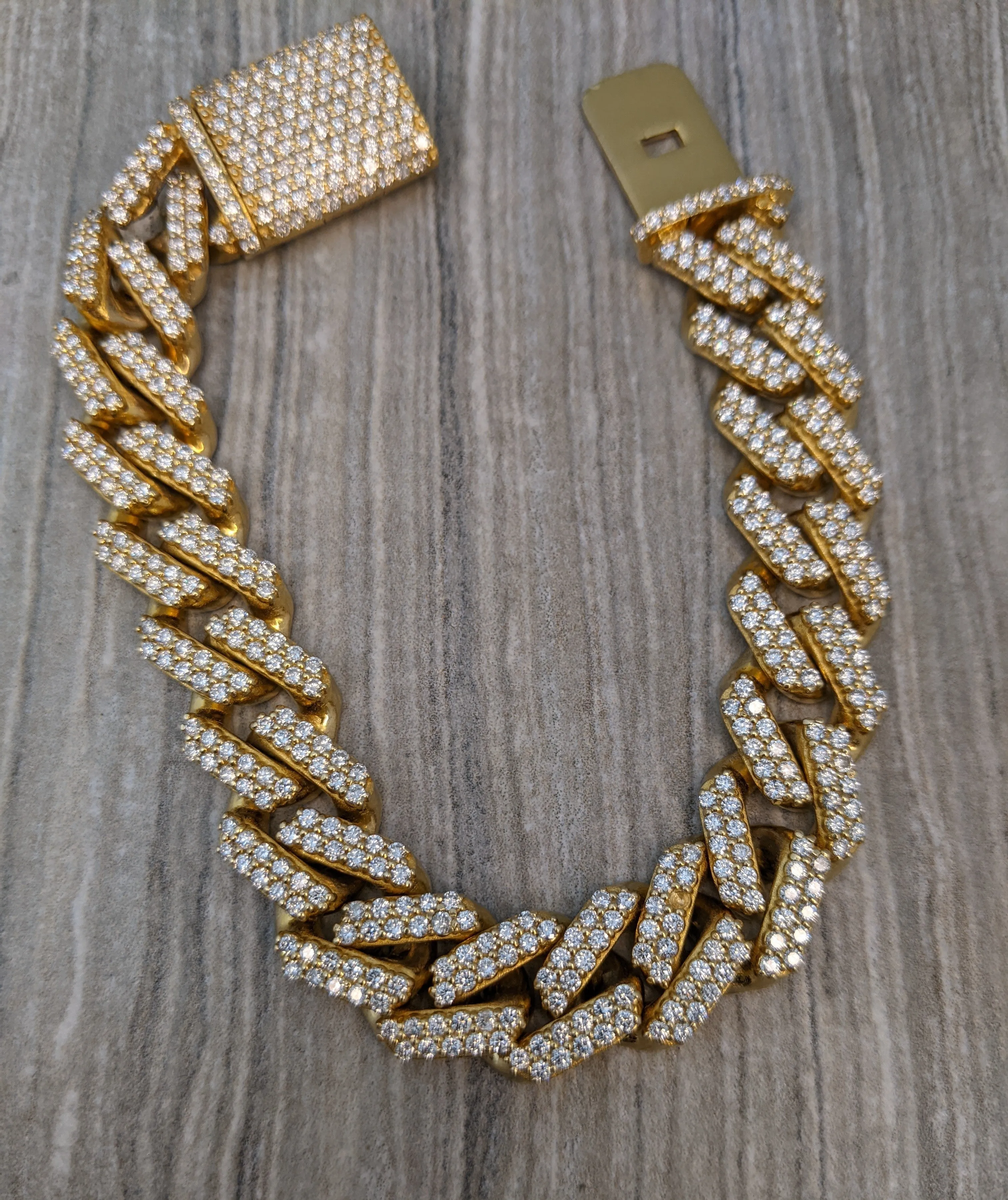 14k Yellow Gold 11ctw Diamond Cuban Link Bracelet