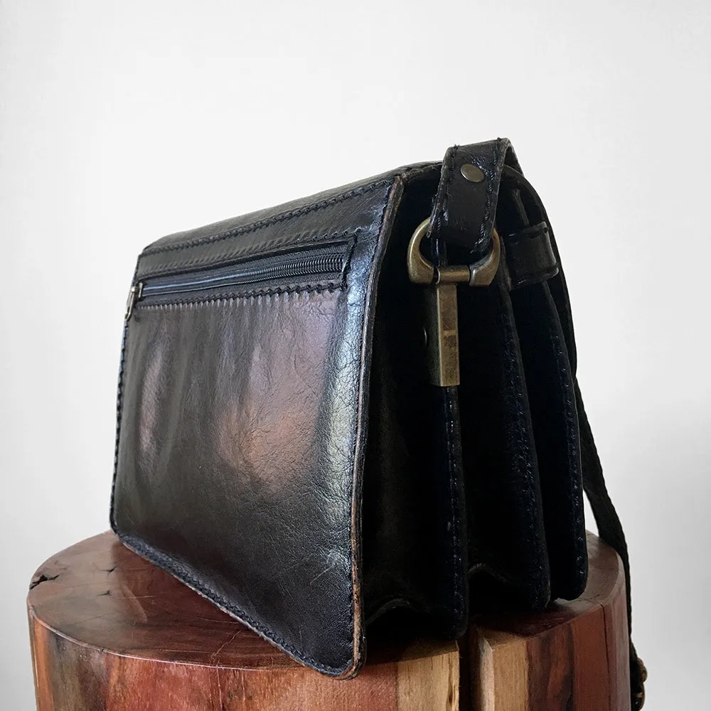 1990s Black Leather Crossbody Organizer Wallet Purse