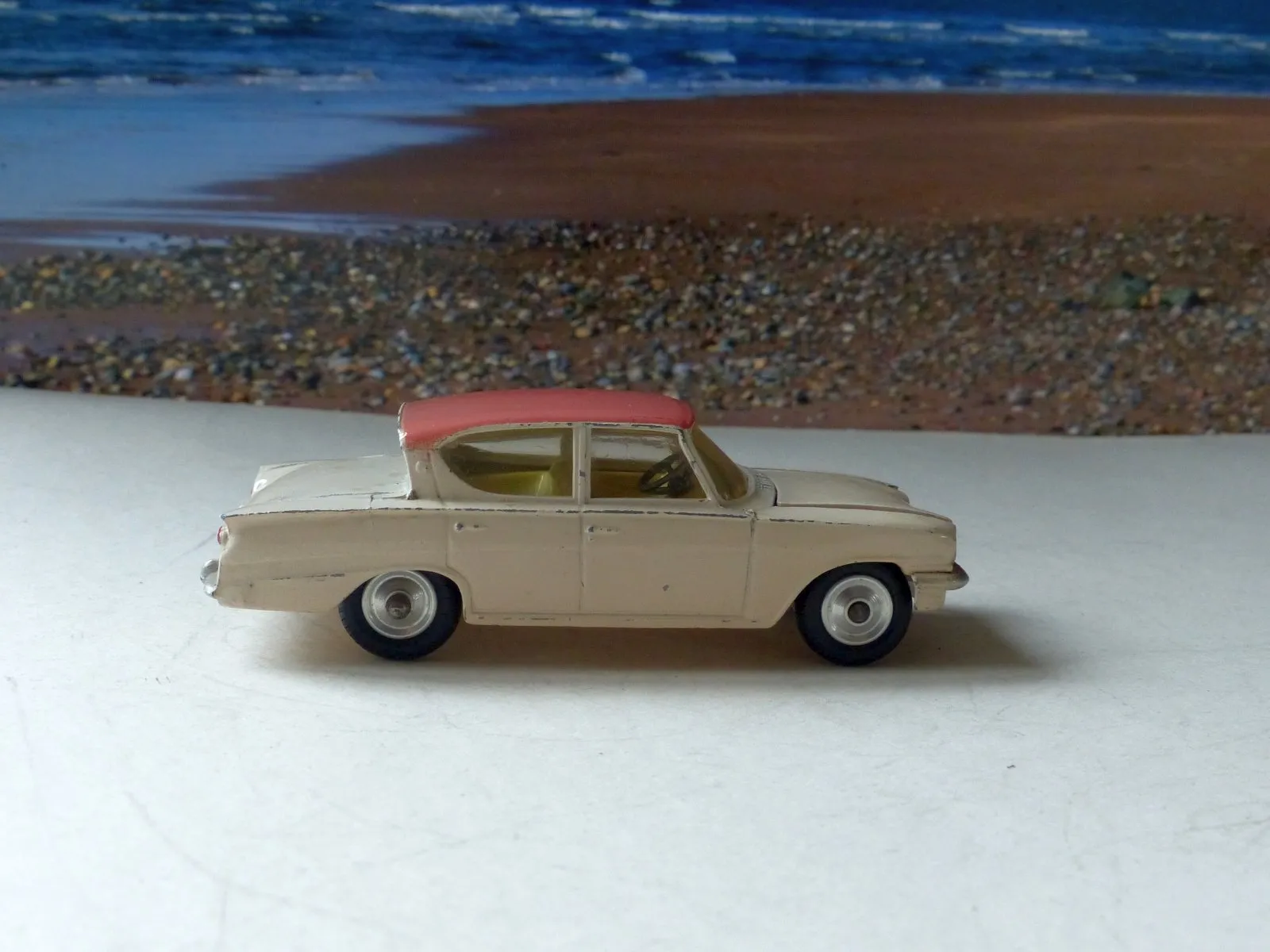 234 Ford Consul Classic with free spinning wheels