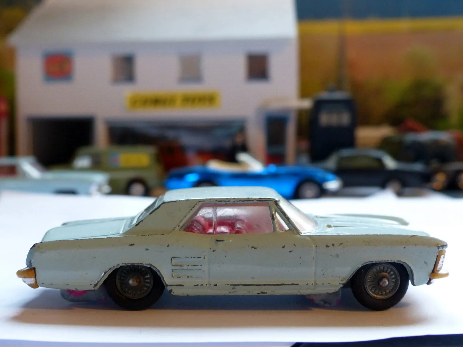 245 Buick Riviera in pale blue *with cast wheels* (1)