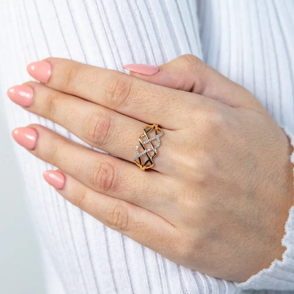 9ct Yellow Gold Diamond Ring with 30 Briliiant Diamonds