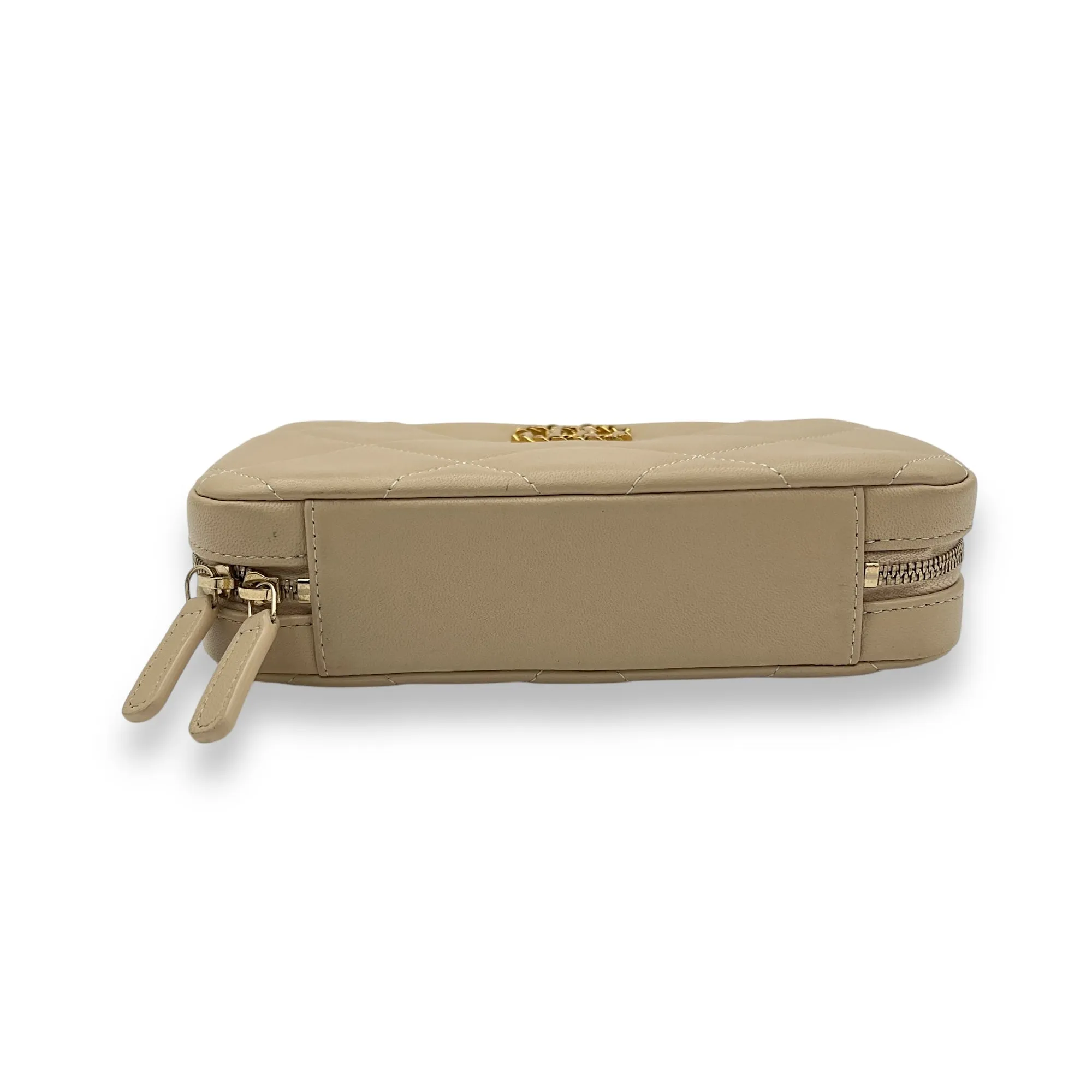 C19 Beige Clutch With Chain Camera Bag in Lambskin, Mixed hardware