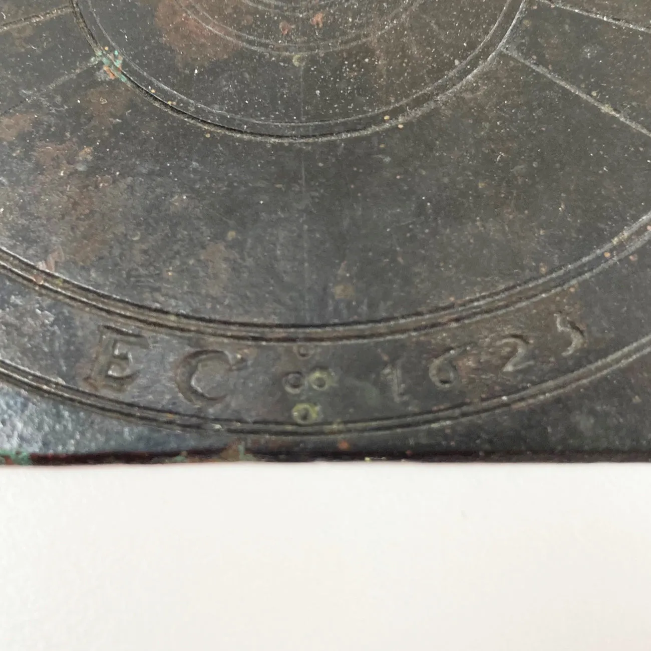 Early Seventeenth Century Charles I Period Horizontal Sun Dial - 1625