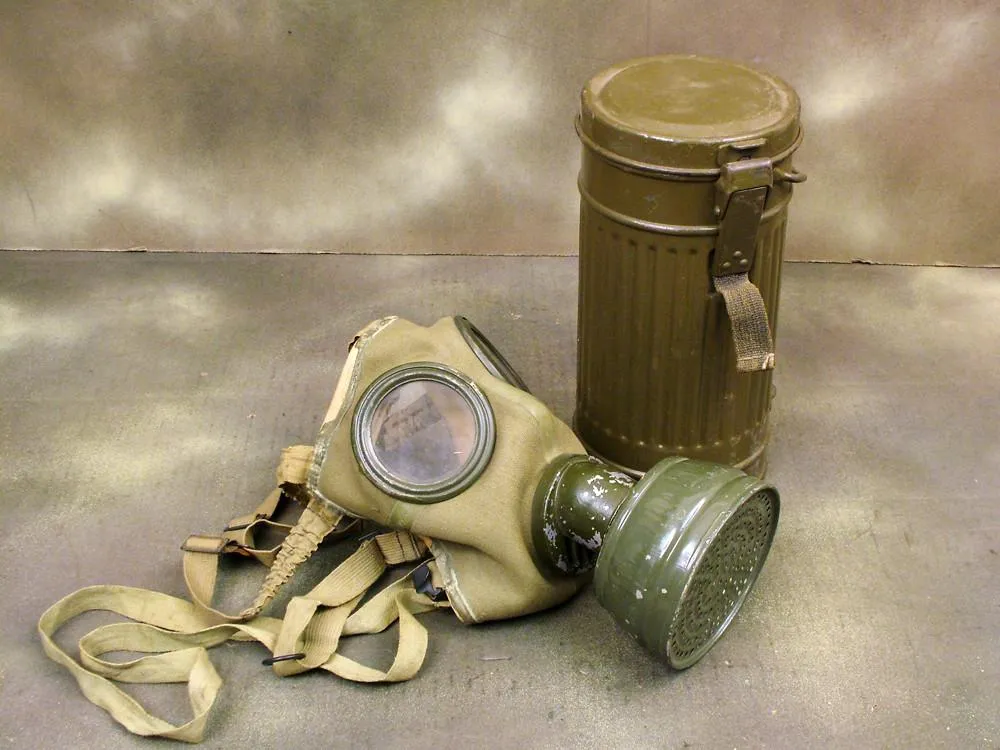 German M.30 Pattern Gas Mask in Carry Can