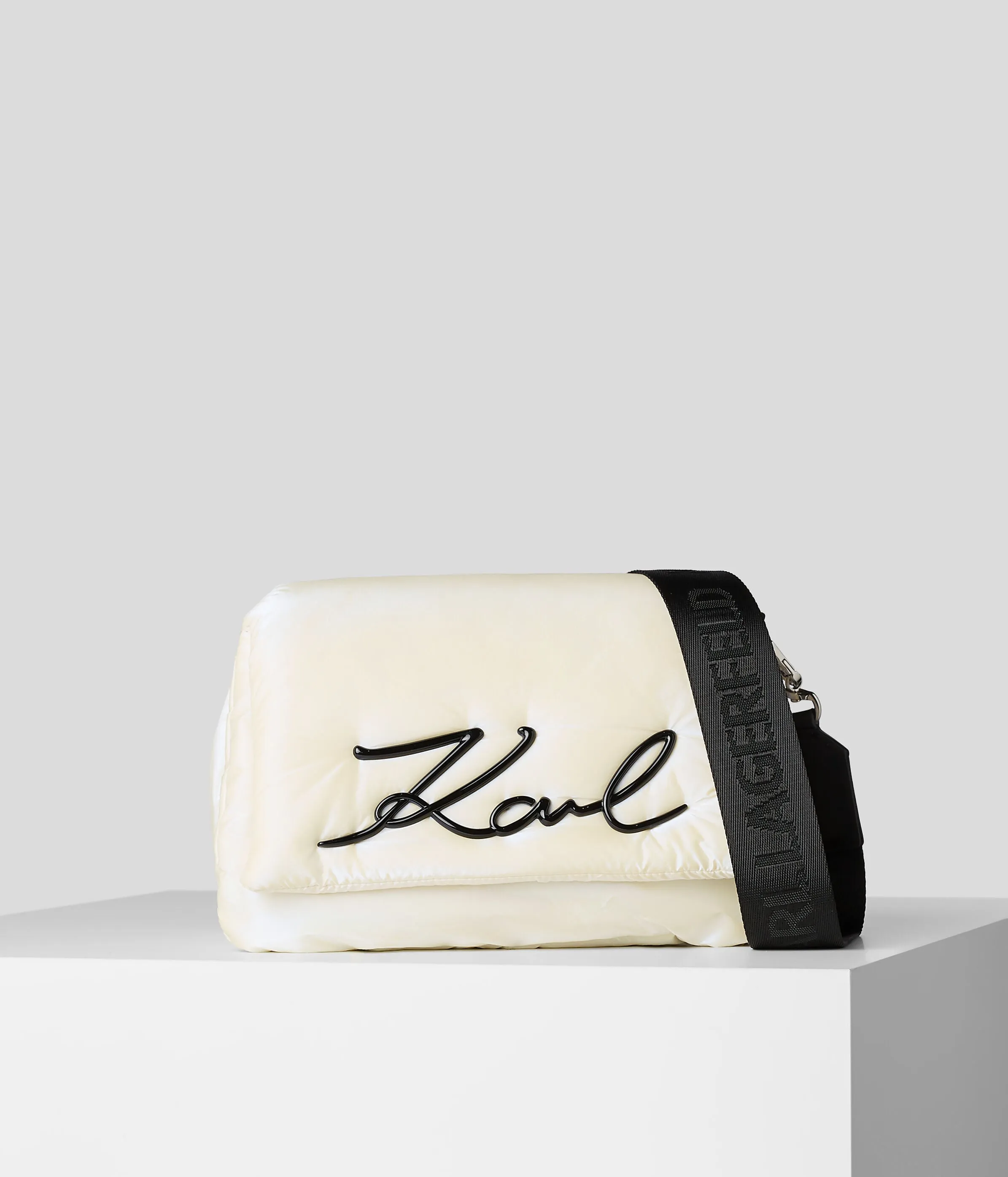 K/SIGNATURE SOFT SHOULDER BAG